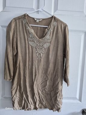(L)Westbound Tan Embroidered V-Neck Tunic